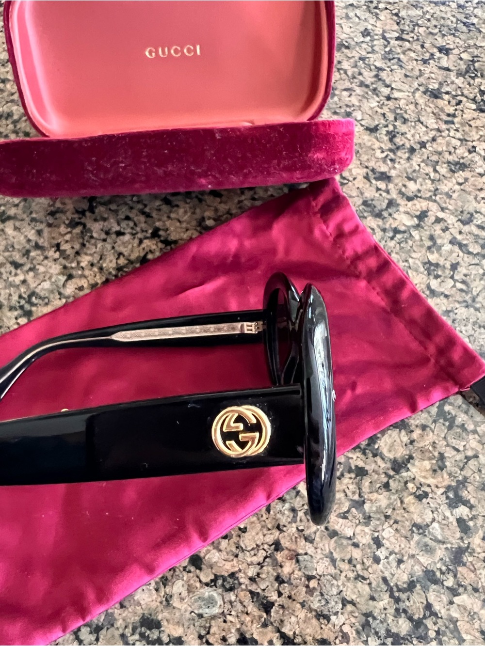 Gucci Black Round Oversized Sunglasses - Picture 3 of 10